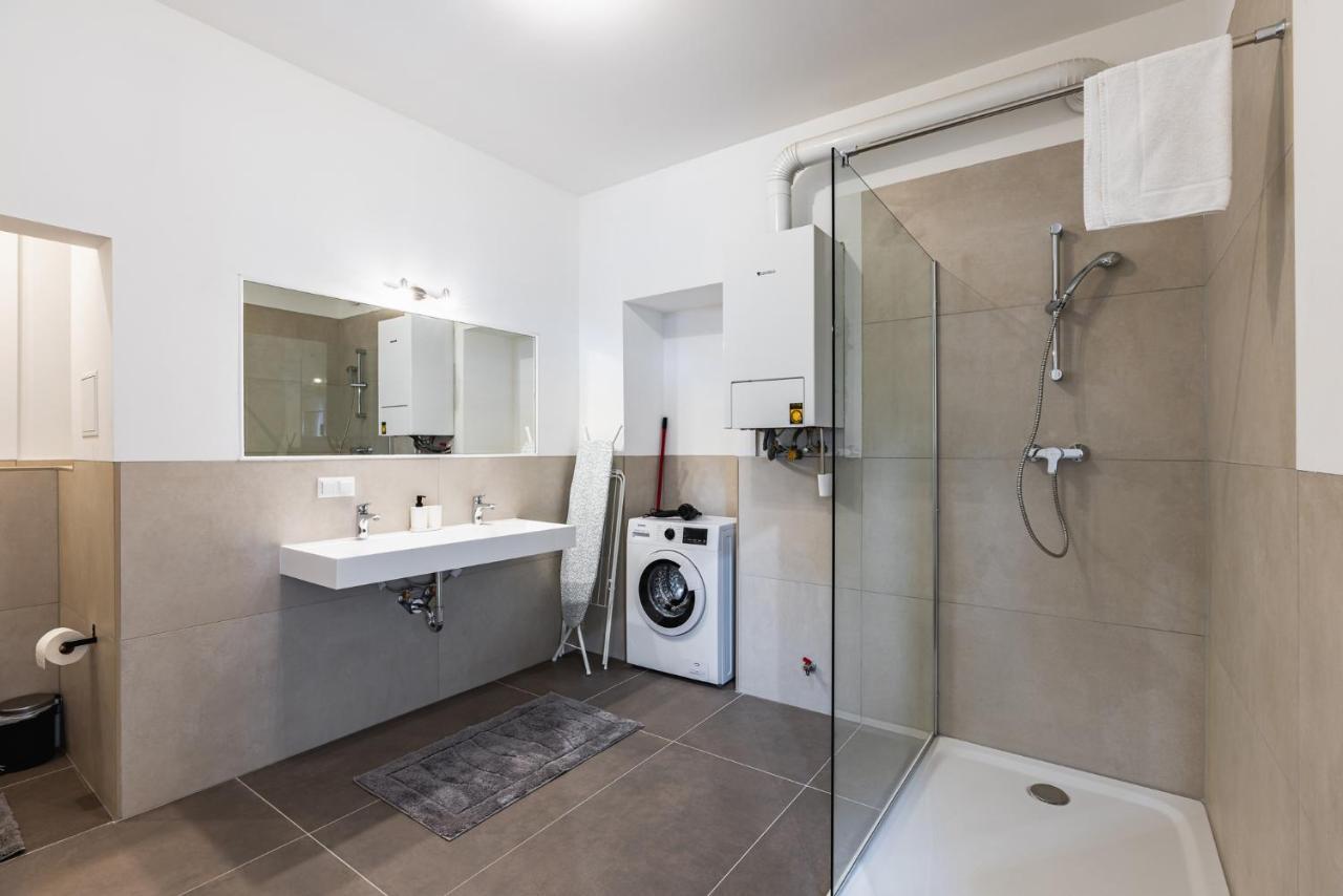 Newley Renovated Apartment Next To Hannovermarkt Wien Eksteriør billede